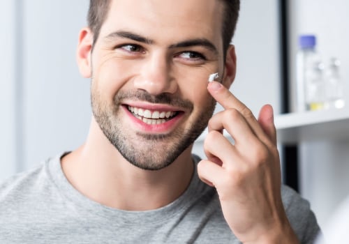 I migliori prodotti antietà per uomini con pelle sensibile